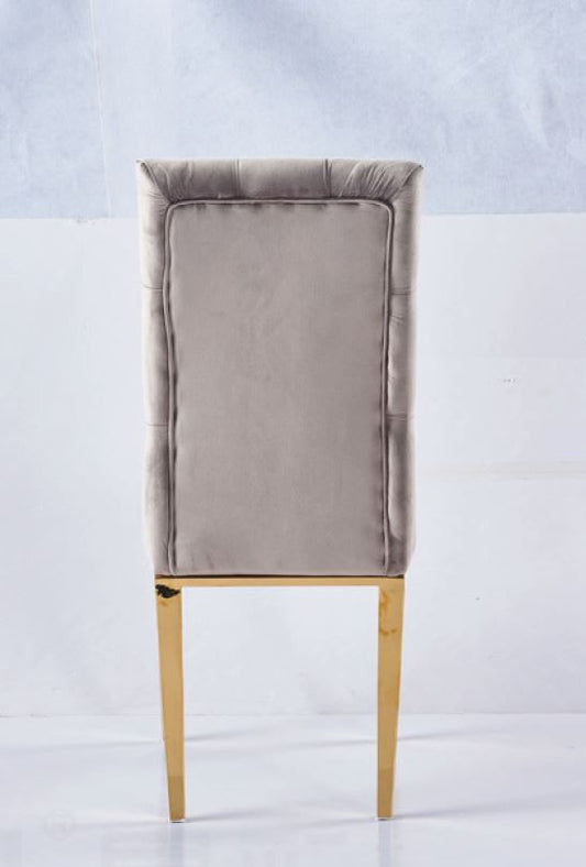 CHAISE NEVADA CAPITONNE AVEC BOUTONS GOLD VELOURS MOKA