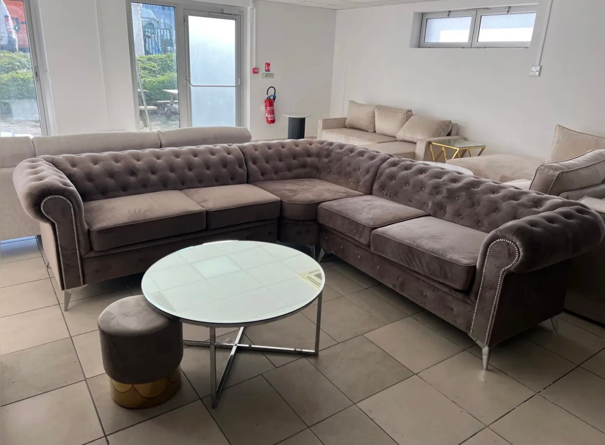 CANAPE D ANGLE CLOUTE TIFFANY VELOURS MOKA 263x263cm
