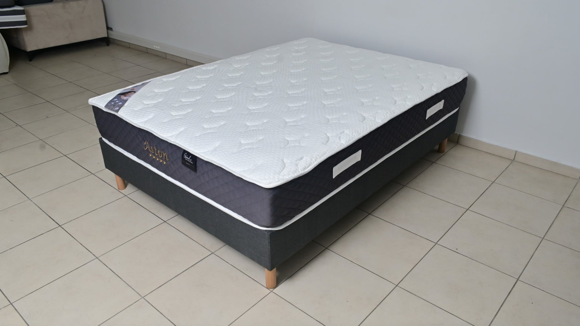 MATELAS A RESSORTS ENSACHES ASTON 140X190X25