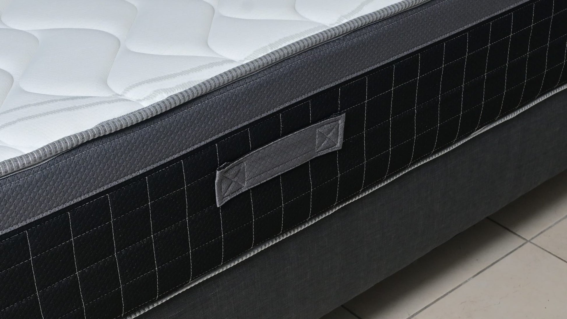 MATELAS ROULE 140 x 190 x 30 CM