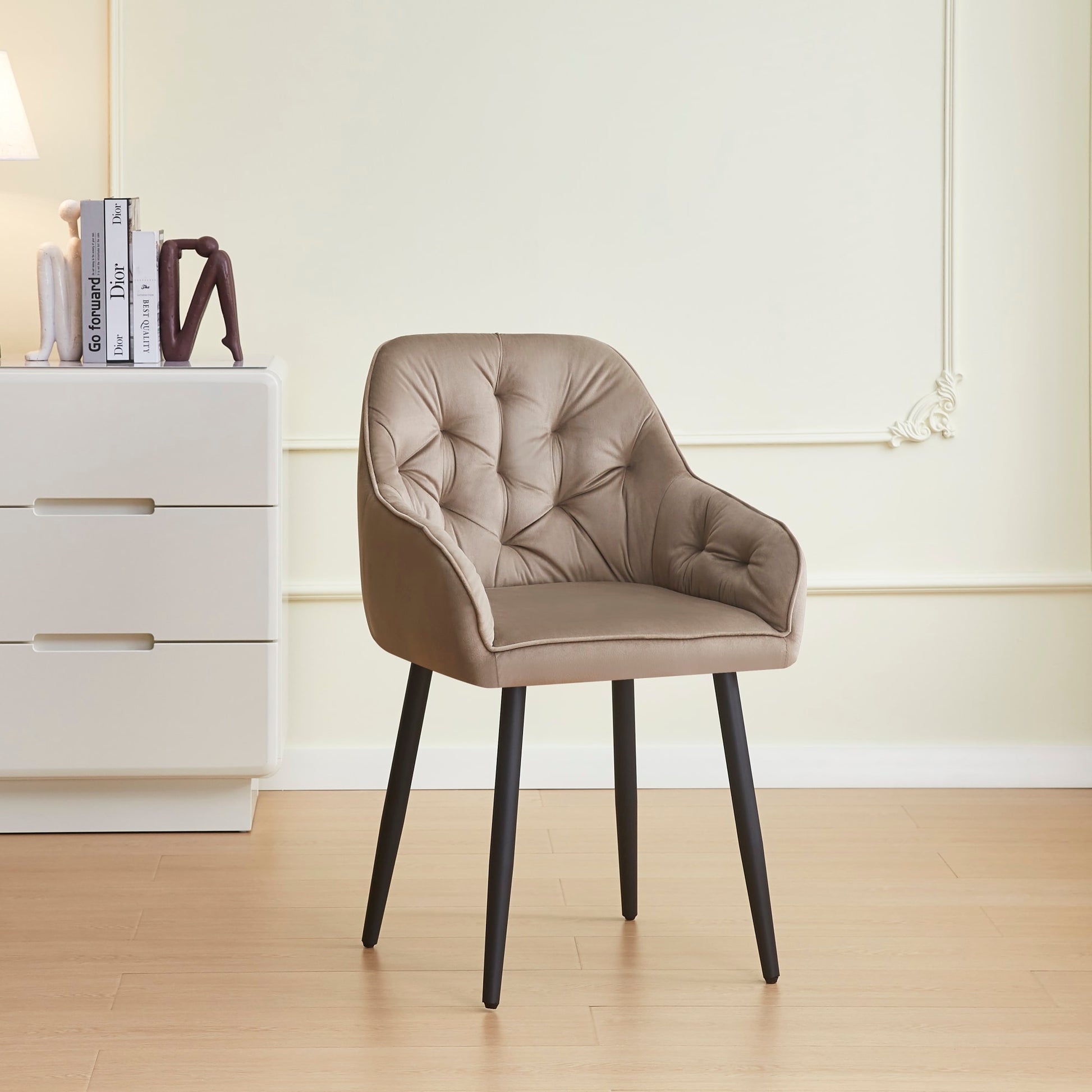 CHAISE AVEC ACCOUDOIR JADE PIEDS METAL NOIR VELOURS TAUPE