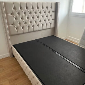 Lit coffre BOX clouté 140x190 cm