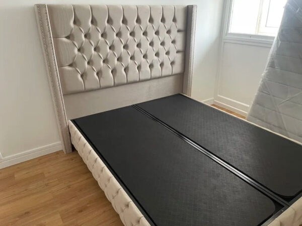 Lit coffre BOX clouté 140x190 cm